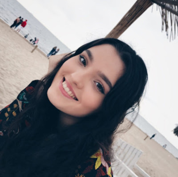 Meet your Posher, Daniela - Picture 1 of 1